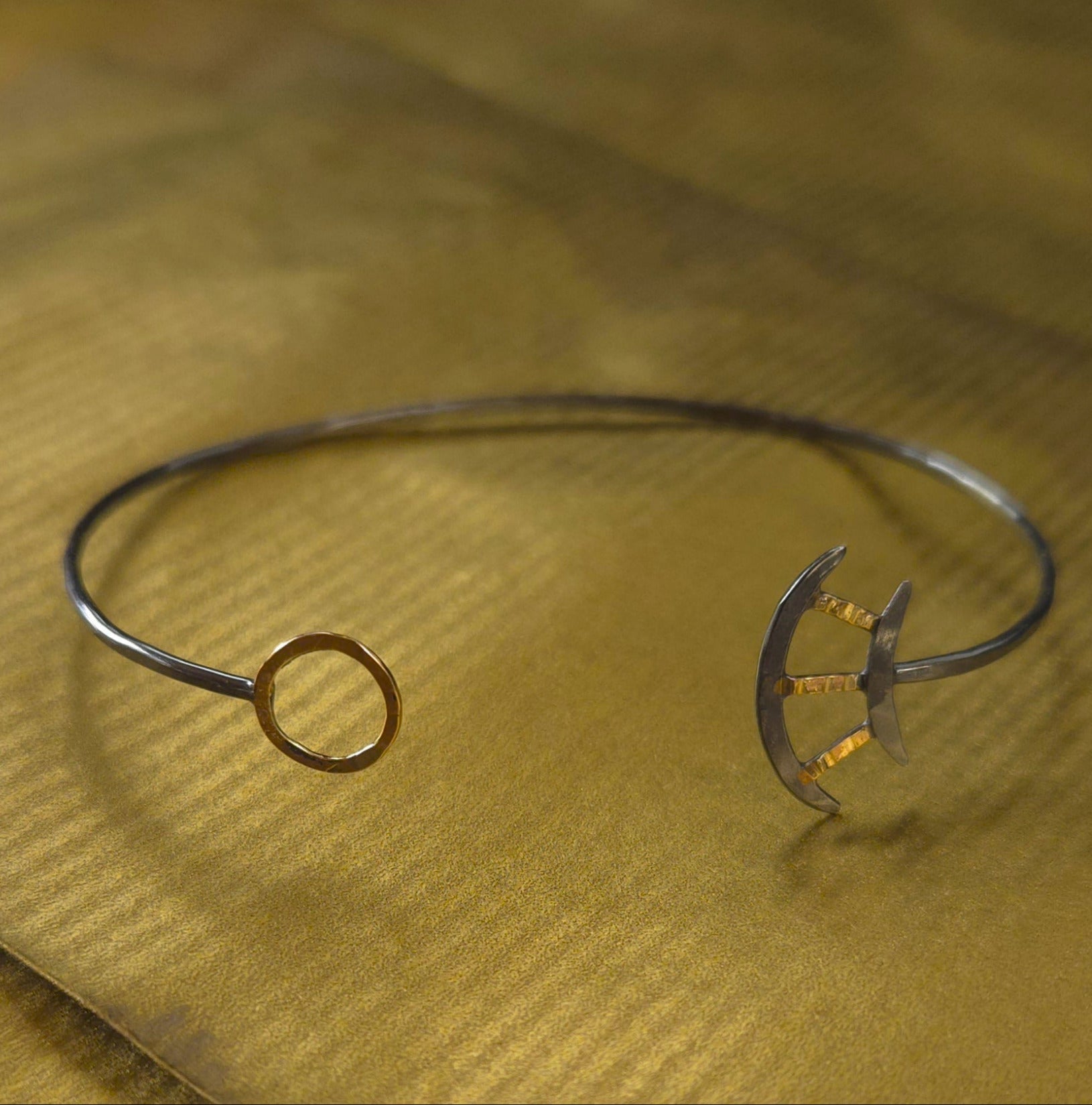 Stratospheric Ray and Halo Cuff - Khandava