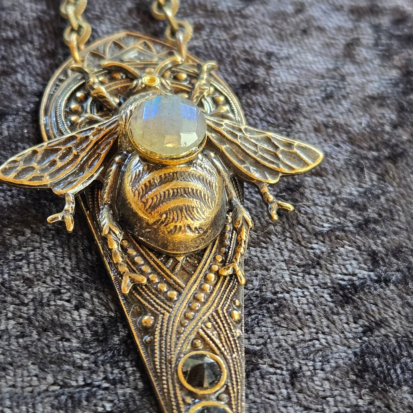 The Wing Counsel Necklace - Stake Style - Khandava